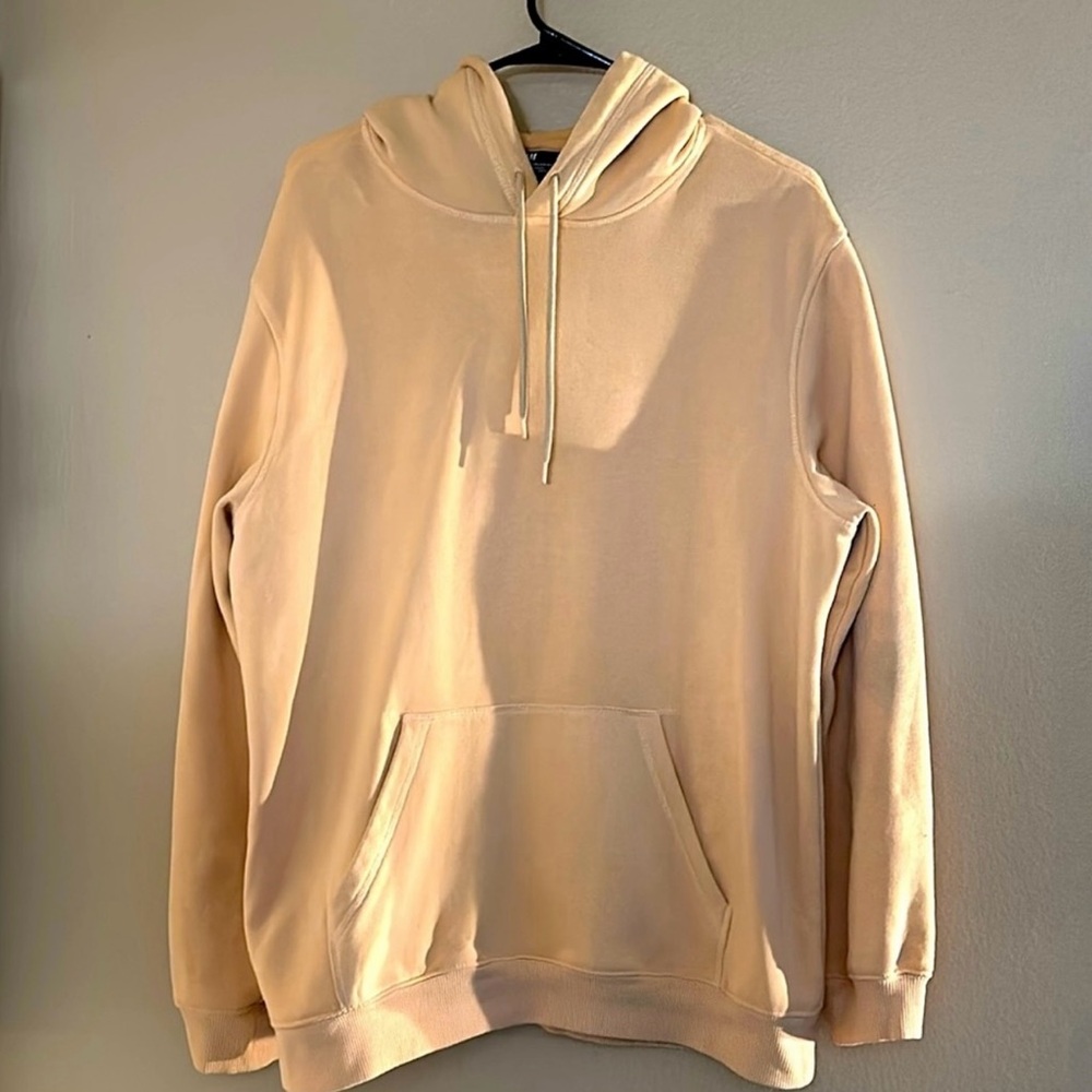 H&M PEACH COLORED HOODIE. USED. SIZE: MEDIUM